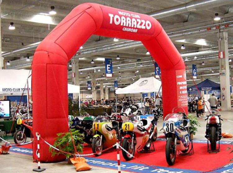 Auto, moto, trattori e ricambi d'epoca alla 43a edizione della Mostra scambio di Cremona