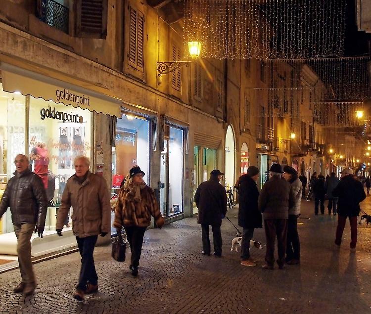 Crema in una notte, moda e spettacolo