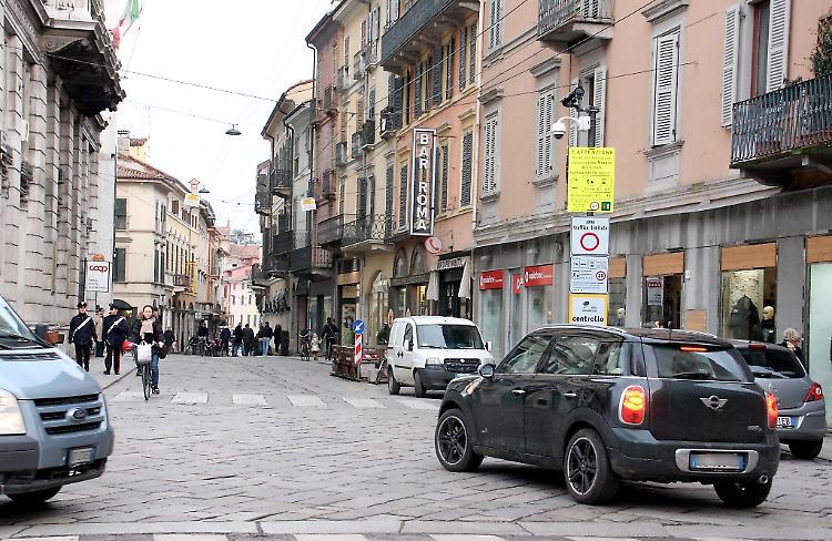 'Corso Mazzini dimenticato anche per la Festa del Torrone'