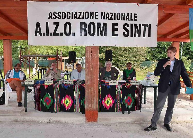 Rom e Sinti, convivenza possibile con istruzione e lavoro