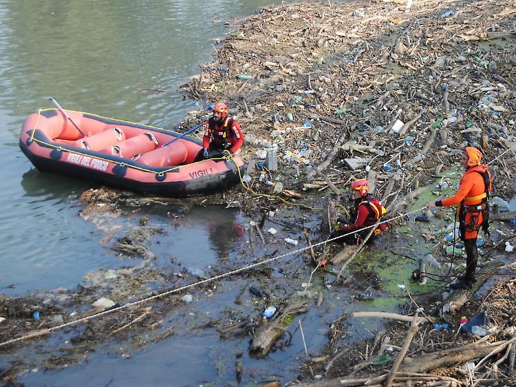 Ponte vecchio in sicurezza, rimossi i detriti del fiume
