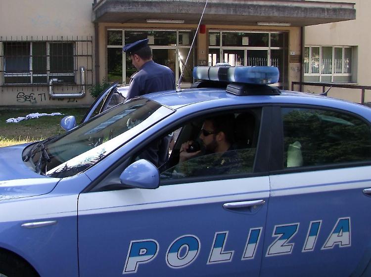 Incursione al liceo, rubati i pc degli insegnati con i registri elettronici