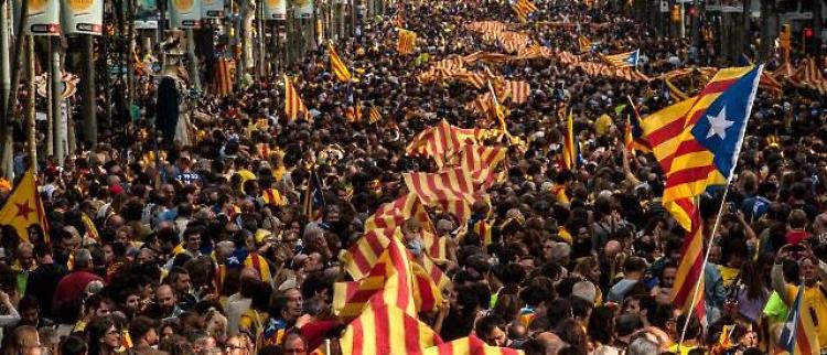 Voto per l'indipendenza della Catalogna, il premier Rajoy annuncia ricorso