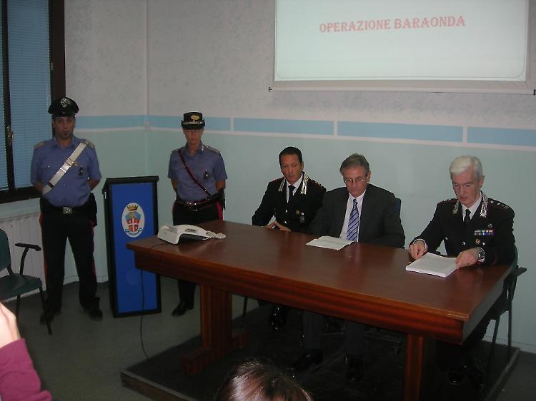 Blitz anti droga e prostituzione, arrestate 13 persone