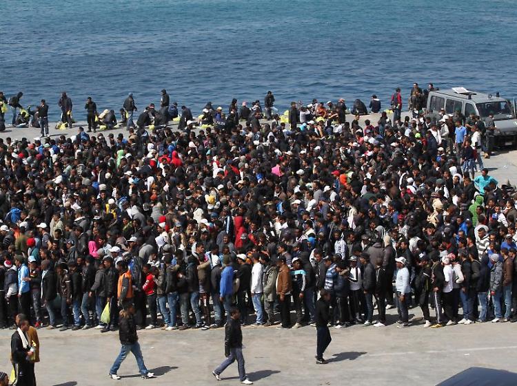 Sindaco di Lampedusa: siamo allo stremo