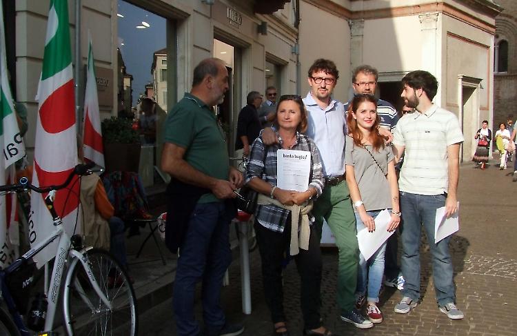 Musalla, Pd in piazza: basta bugie