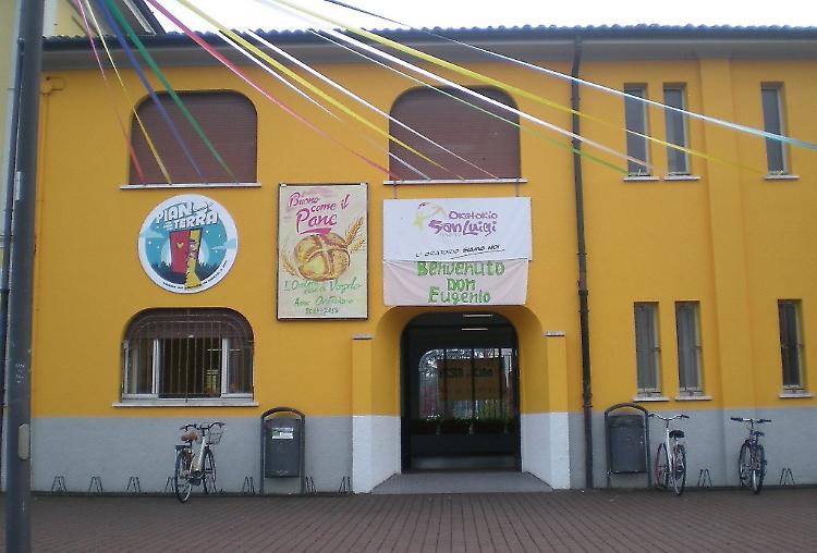 Vietato fumare all'aperto, l'oratorio dichiara guerra alle sigarette