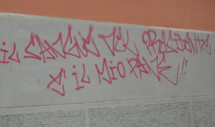 Raid e muri imbrattati, rabbia in via Palestro 