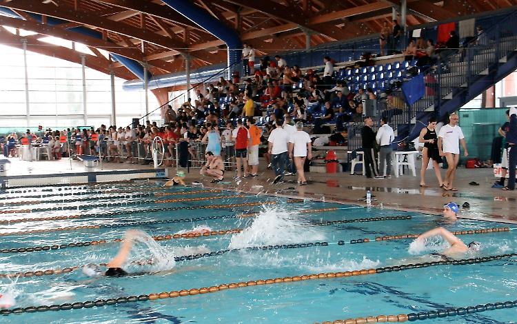 Piscina convertibile, approvato il progetto esecutivo 