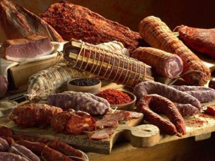 Il "Re salume" al mercato della terra di Padernello (BS)