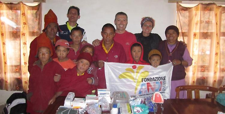 Carlino dentista nel Piccolo Tibet