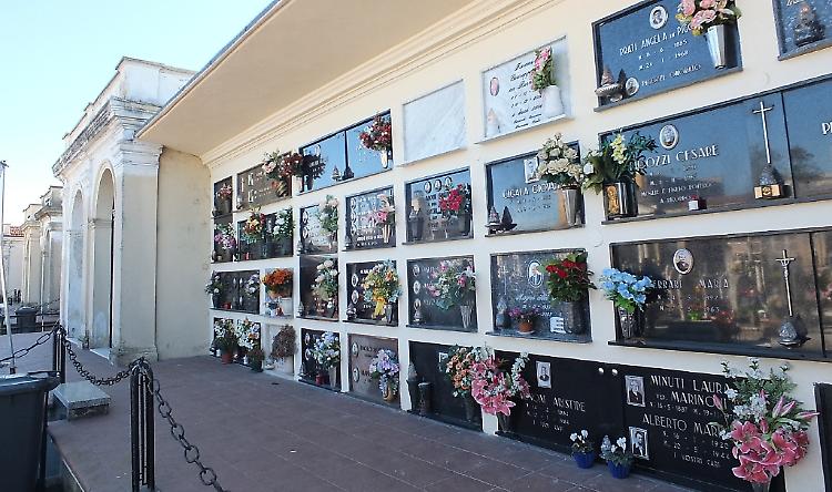 'Coniugi vicini anche al cimitero'