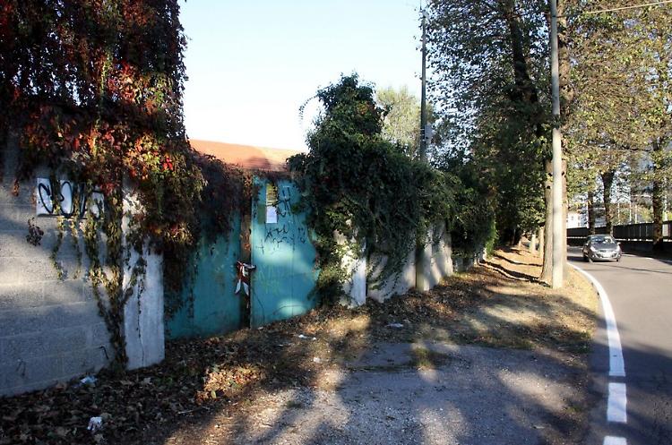 Rifiuti pericolosi, speciali e amianto: area sequestrata in via S. Bernardo