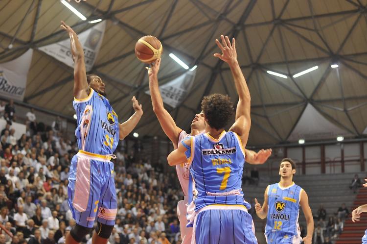 La Vanoli non si ferma più, Pistoia dominata 83-76