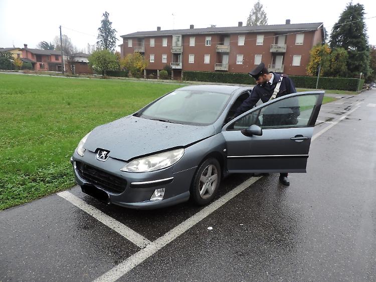 Tampona due volte poi fugge, rintracciato il pirata della strada