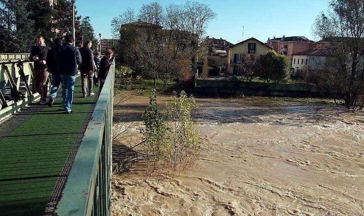 Serio e Adda in piena, notte di paura e decine di interventi