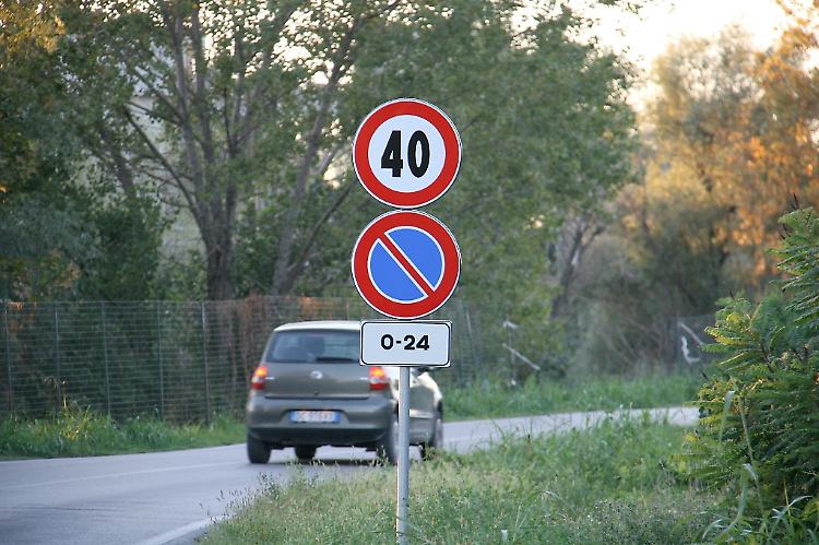 Un 22enne si infortuna in un centro sportivo
