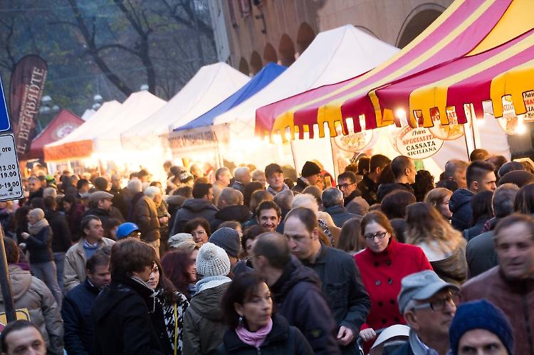 Il centro è tutto del torrone. 'Rivoluzione' sosta e viabilità