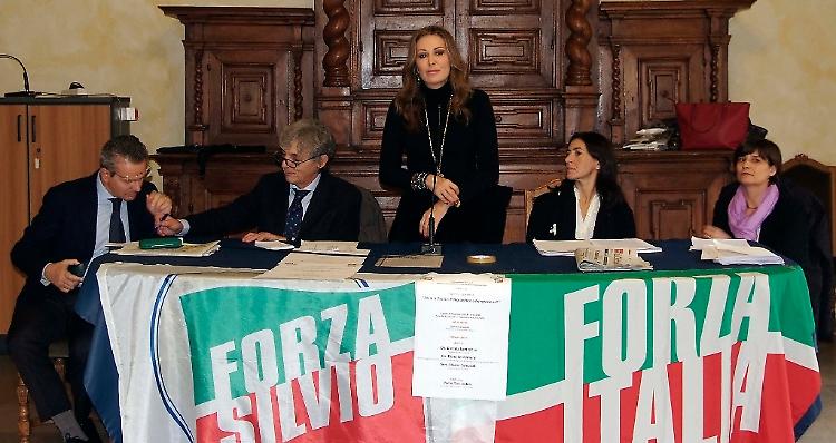Petizione contro la musalla, prima firma della Santanché