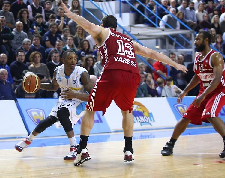 La Vanoli affonda (64-53)  Varese