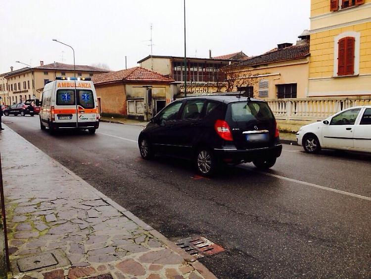 Travolto sulle strisce pedonali, il 72enne non ce l'ha fatta