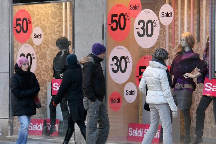Saldi anticipati a sabato 3 gennaio