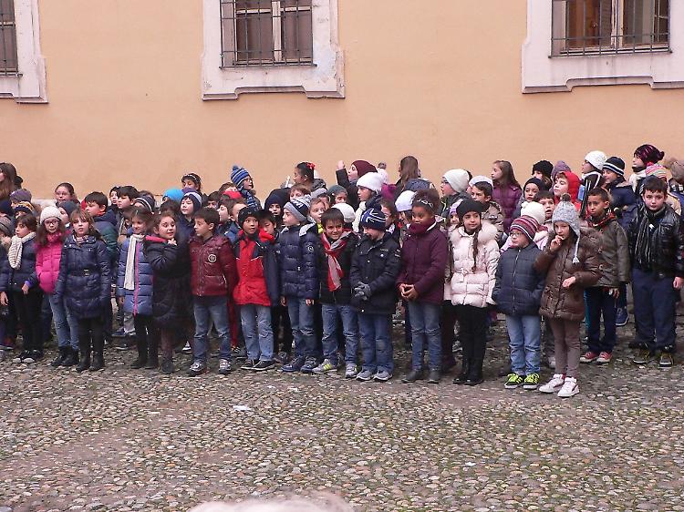 Anche gli alpini alla festa degli auguri della Capra Plasio