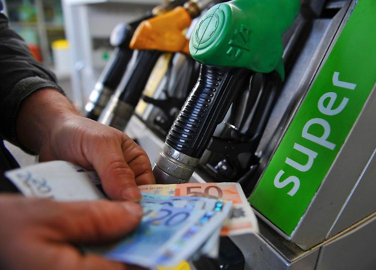 pompa di benzina gasolio