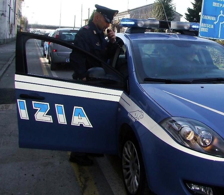 Si sveglia con i ladri in camera da letto
