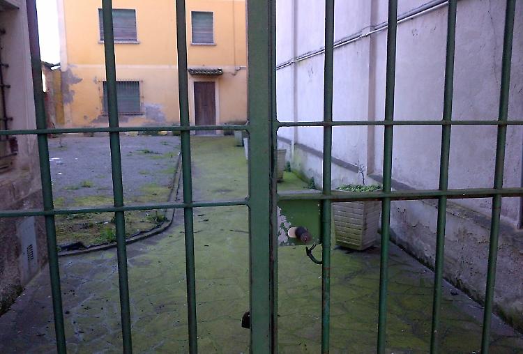 Furto sacrilego a San Pietro, via calici ottocenteschi e pissidi