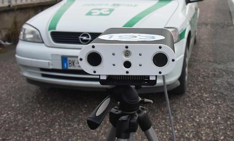 Polizze auto fasulle, caccia al finto assicuratore