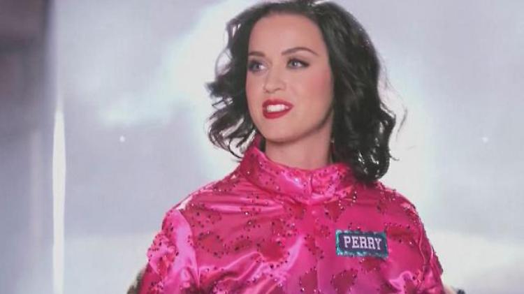 Katy Perry si prepara al Superbowl