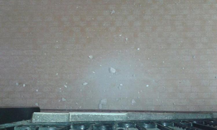 Altro crollo di calcinacci  a scuola
