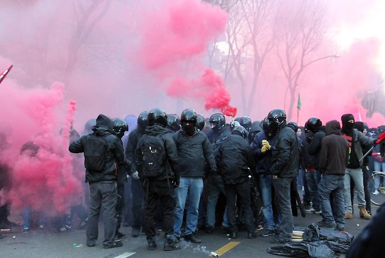 Guerriglia, procura: 'Devastazione'