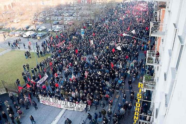 Scontri. Volevamo sfilare in pace, siamo andati via delusi