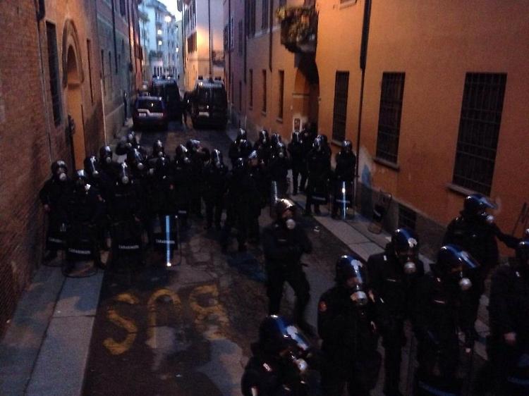 Daresti l'autorizzazione al concerto dei 99 Posse?
