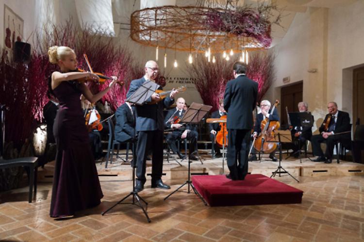 Anastasiya Petryshak e Ugo Orlandi con la Camerata