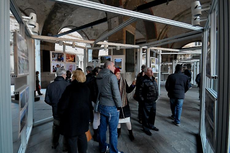 Vandali alla mostra di Pinzi