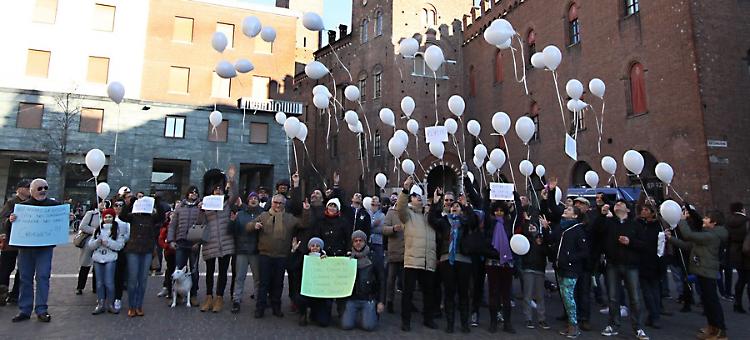 Palloncini contro la violenza