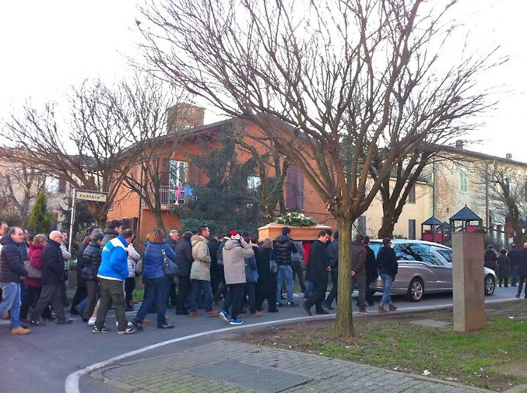 In centinaia per Gianluca