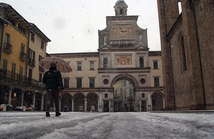 Neve, viabilità in tilt