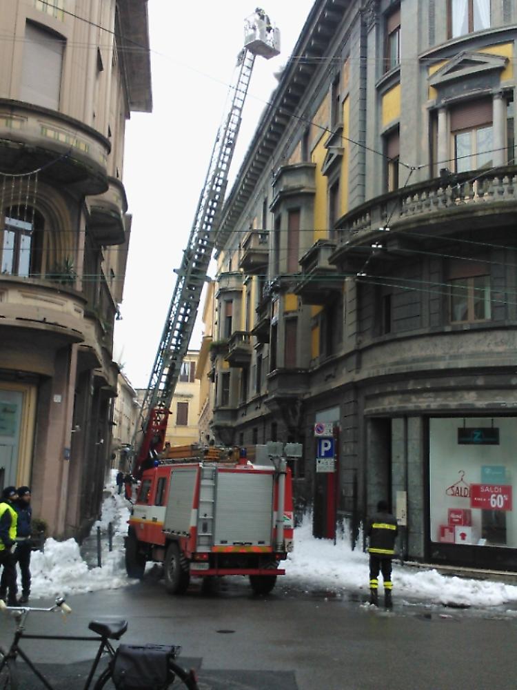 Vigili del Fuoco in via Anguissola (Fulvia Scartapacchio)