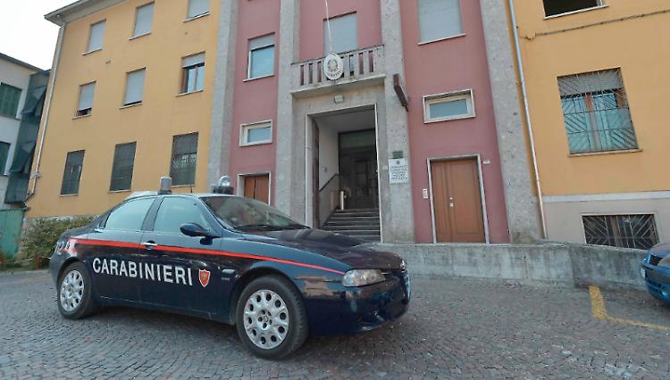 Occupano una casa abusivamente: due denunciati