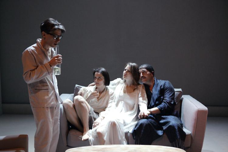 Al San Domenico di Crema 'I vicini' di  e con Fausto Paradivino Lunedì 16 febbraio