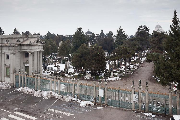 Terminati i lavori, il cimitero riapre domani