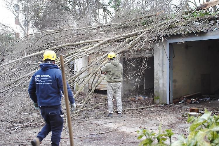 Amianto nei garage, iniziati gli interventi di bonifica