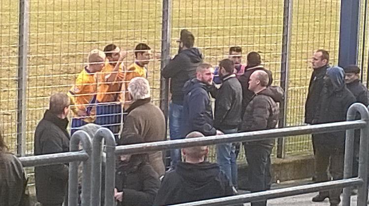 Contestazione dei tifosi della Pergolettese