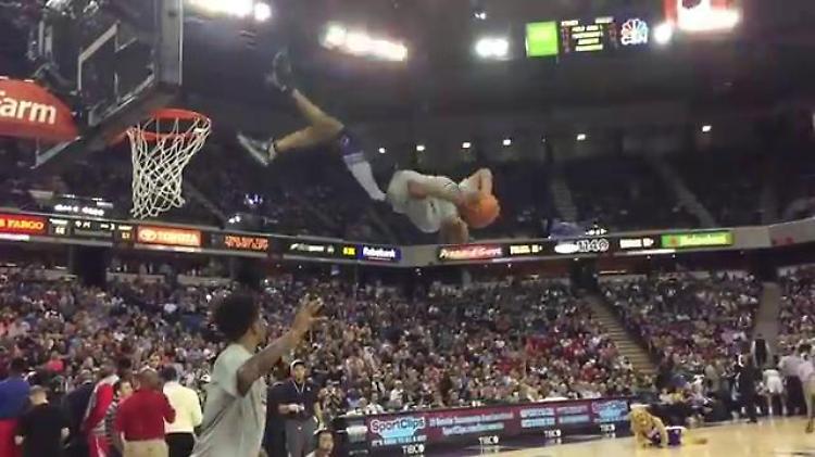 Basket, ralenti e acrobazie: il canestro è uno show