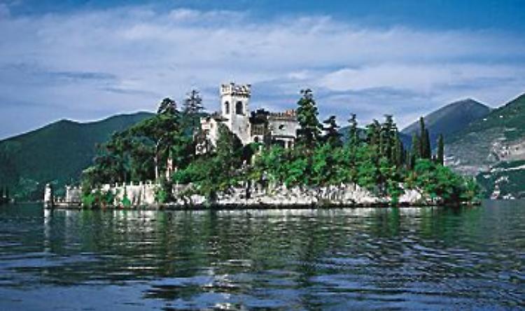  A Monte Isola (Bs)" Le giornate del gusto": gara dei salami, dimostrazioni, assaggi e convegni