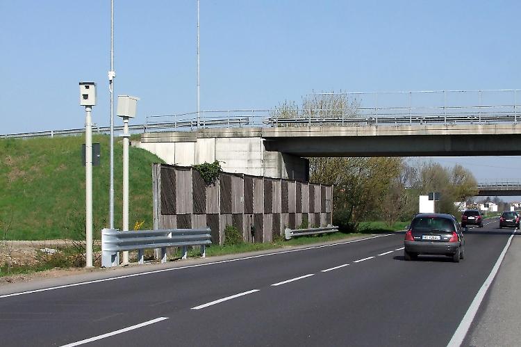 Collaudo dei nuovi autovelox, vigili sfrecciano in tangenziale